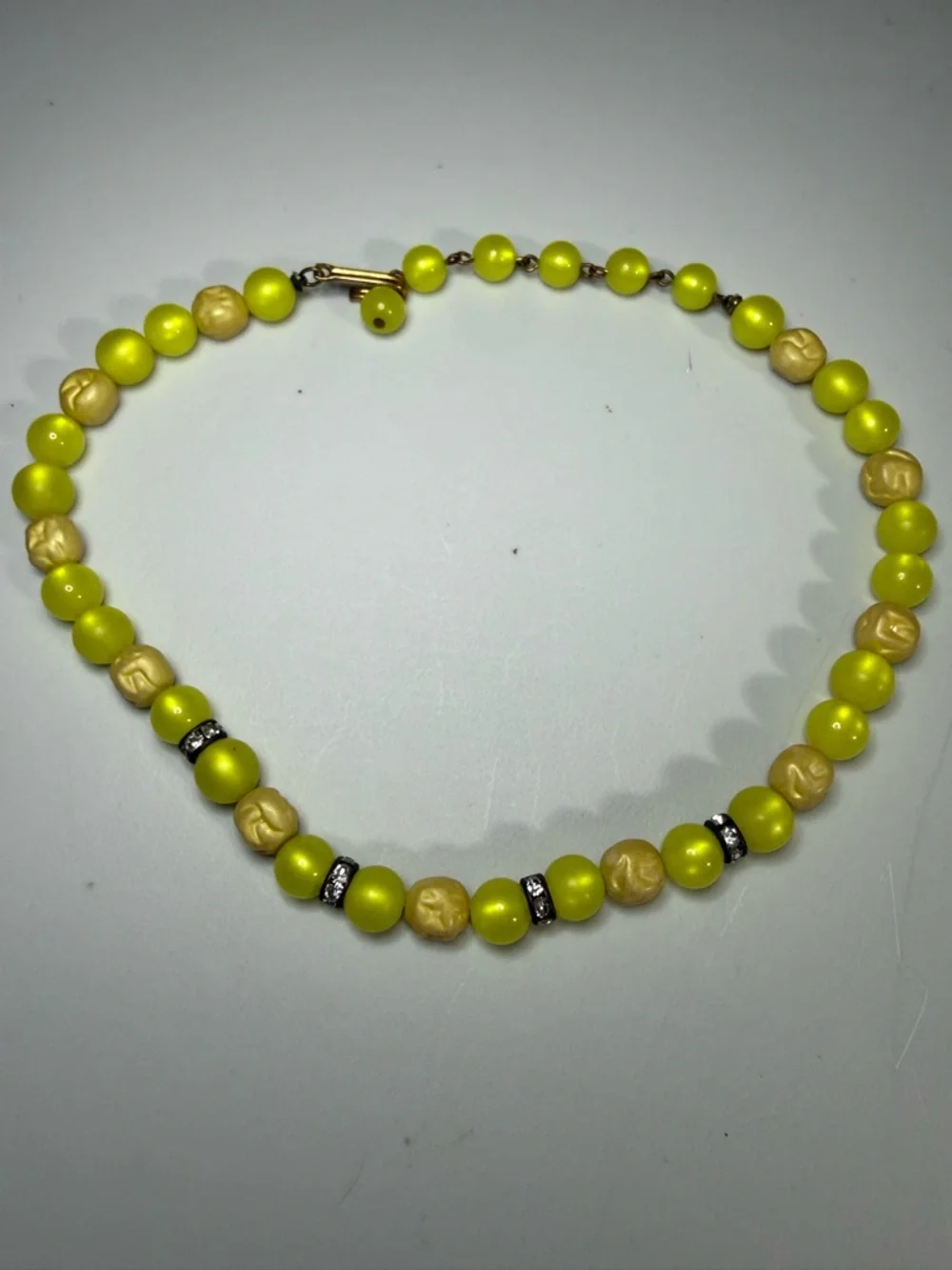 Vintage 1940s-50s Yellow Beaded Women's Necklace - Brand V4